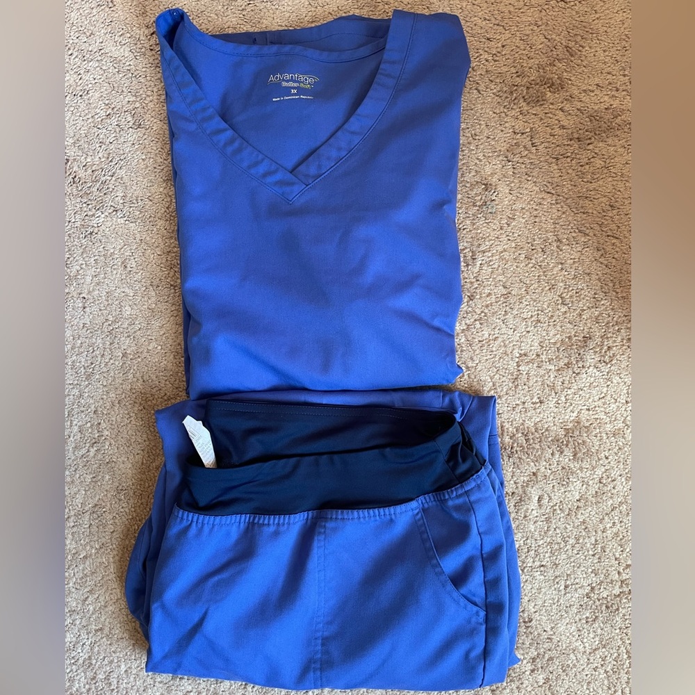 Advantage scrub set